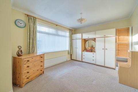 2 bedroom detached bungalow for sale, Bicester,  Oxfordshire,  OX26