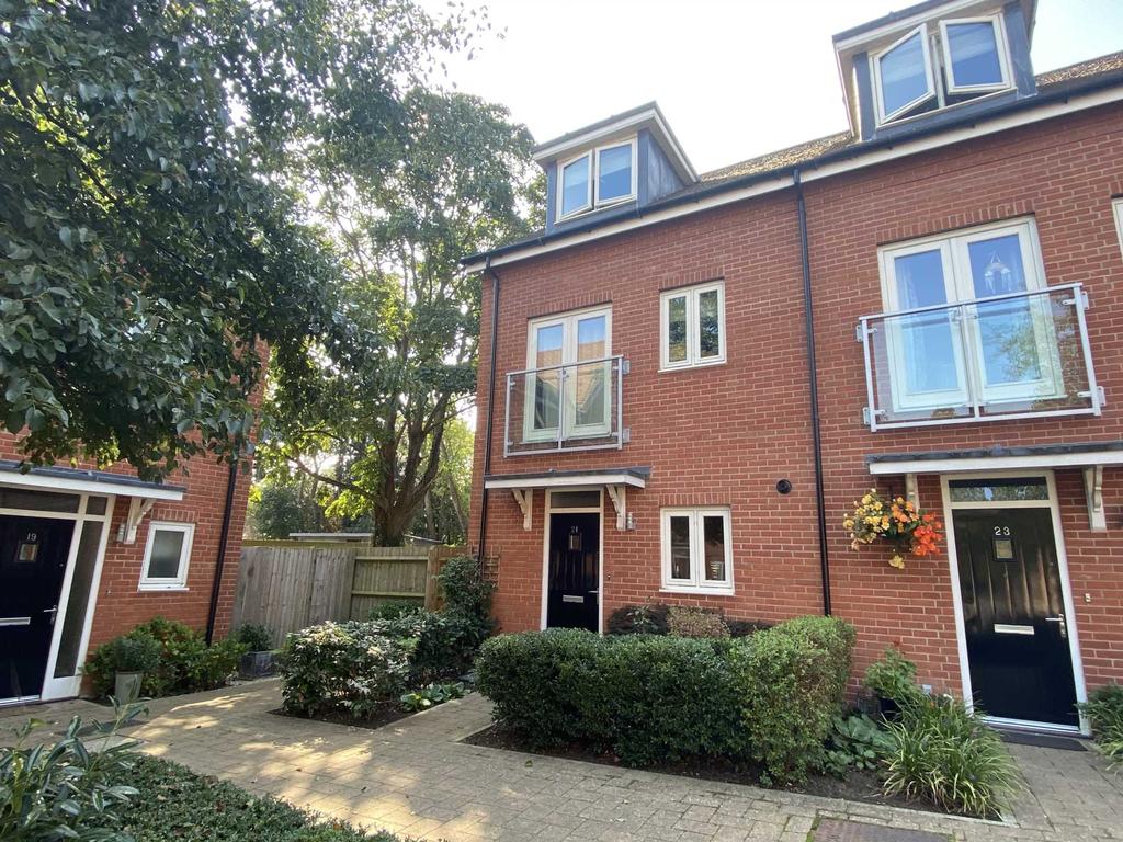 Villa Close, Cholsey 3 bed end of terrace house for sale £400,000