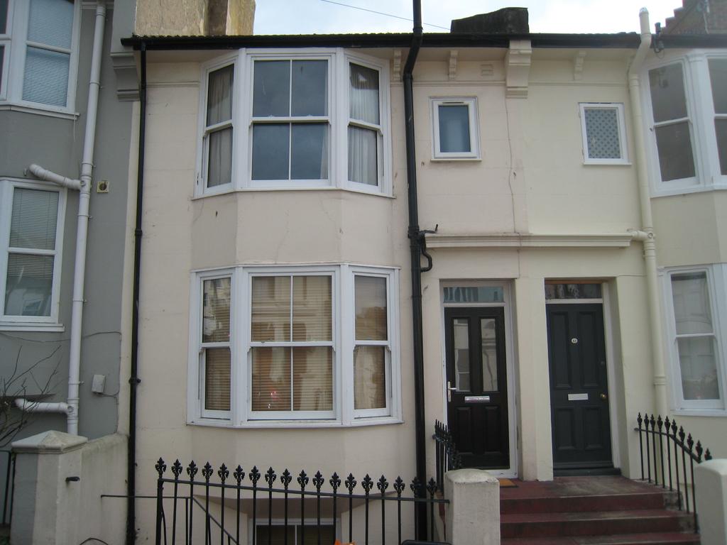 Newmarket Road, Brighton BN2 4 bed terraced house - £2,712 pcm (£626 pw)