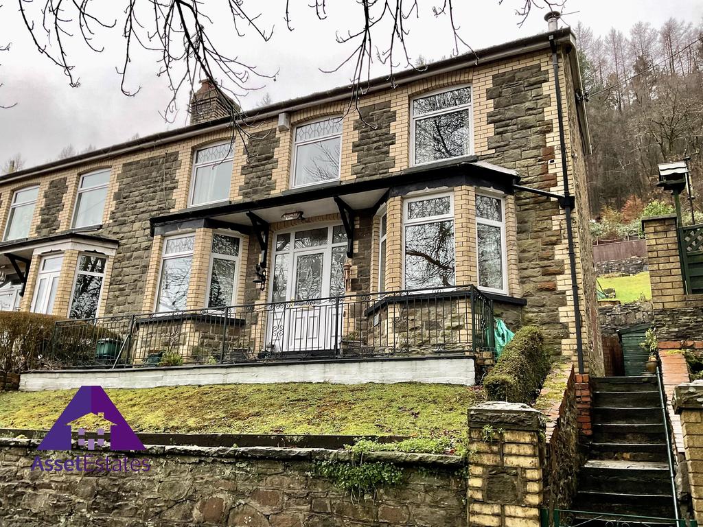Old Blaina Road, Abertillery, NP13 2EB 3 bed semidetached house for