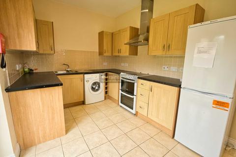 4 bedroom townhouse to rent, Waight Close, Hatfield