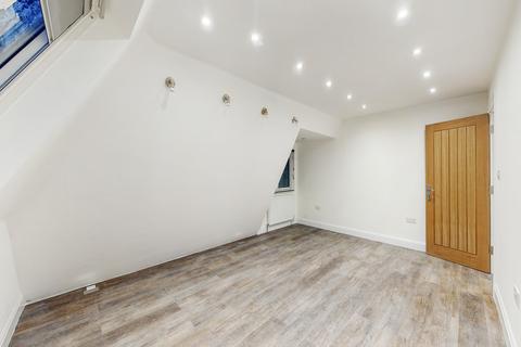 4 bedroom terraced house to rent - Oldfield Lane South, Greenford, Greater London, UB6