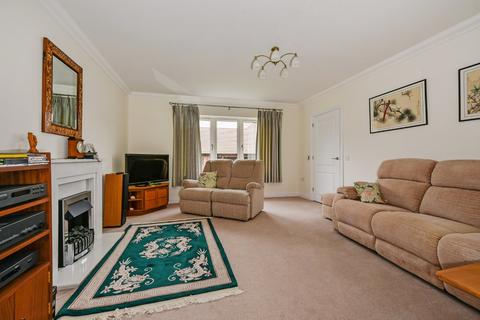 3 bedroom retirement property for sale, Lambton Close, Medstead, Alton, Hampshire