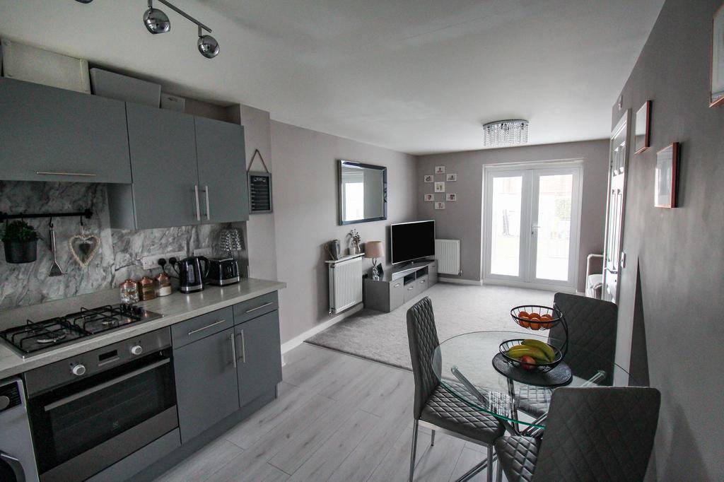 Whitethroat Close, HettonleHole, Houghton Le Spring, Tyne and Wear, DH5 0GB 3 bed townhouse