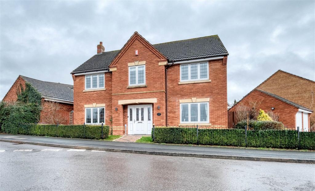 Royal Worcester Crescent, The Oakalls, Bromsgrove, B60 2TR 4 bed