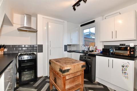 2 bedroom terraced house for sale - Coombe Valley Road, Dover, Kent