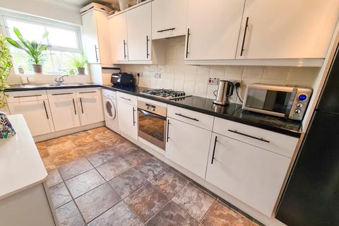 9 Old Mill Place, Wraysbury, Staines, TW19 5LY