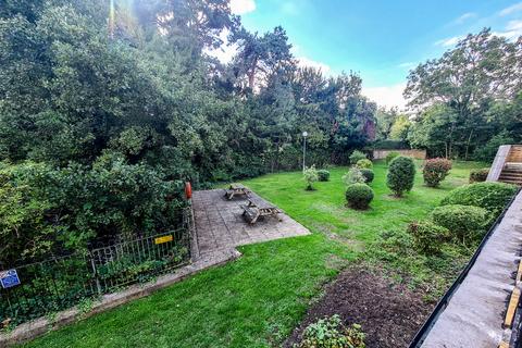 9 Old Mill Place, Wraysbury, Staines, TW19 5LY