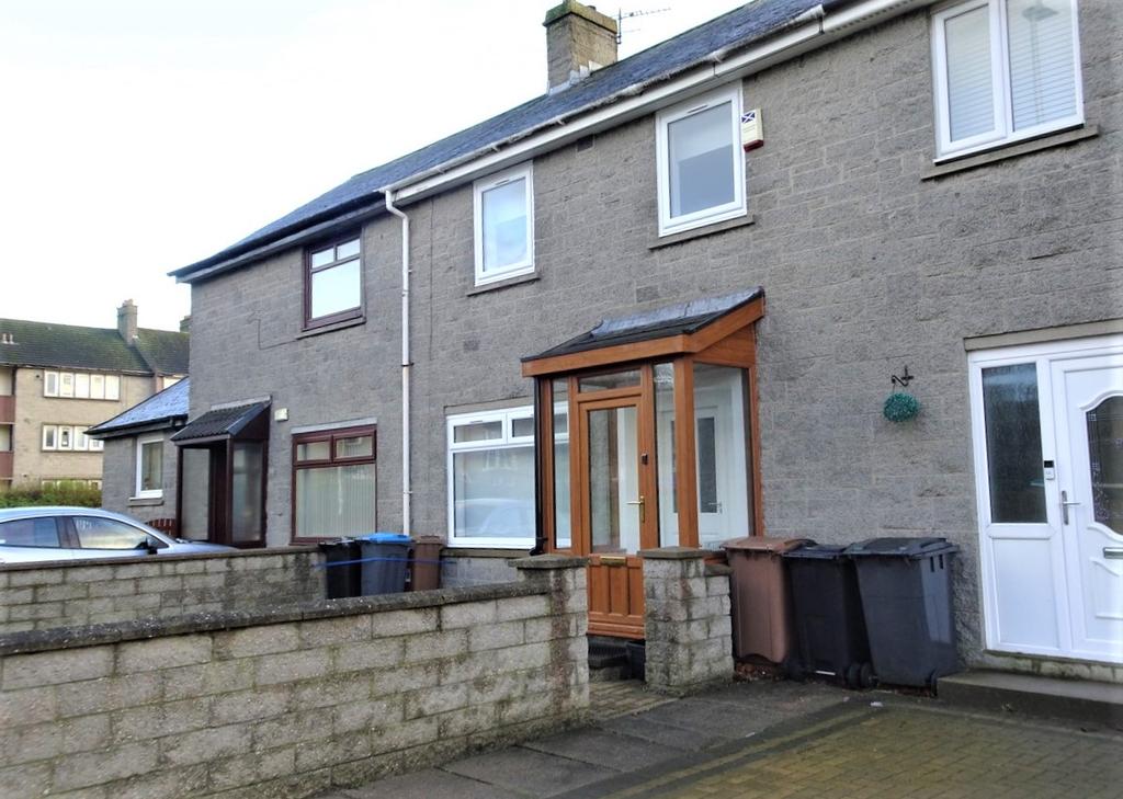 Cairngorm Drive, Aberdeen AB12 2 bed terraced house £850 pcm (£196 pw)