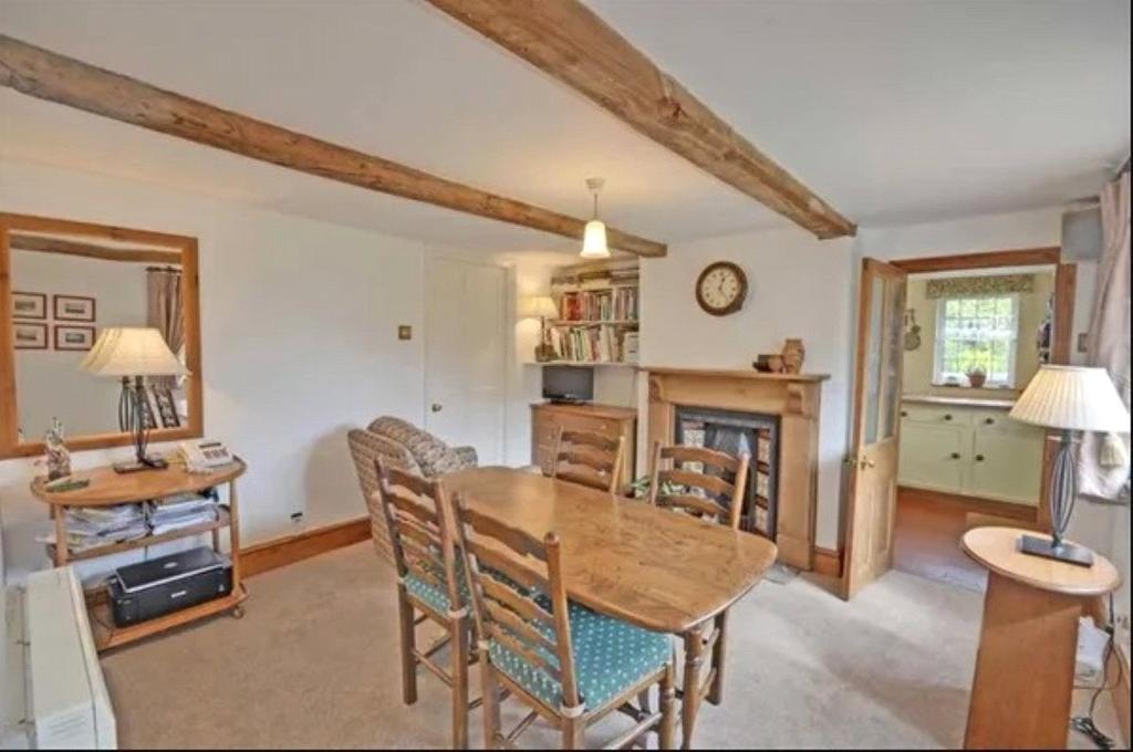 Camp Hill, Bugbrooke, Northamptonshire, NN7 3 bed detached house £