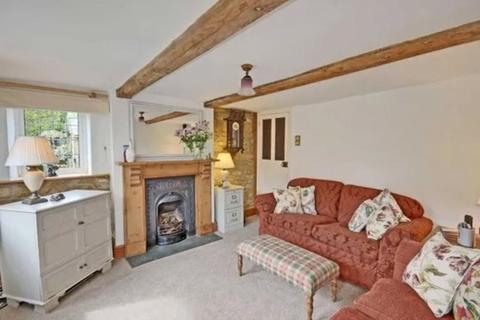 3 bedroom detached house to rent, Camp Hill, Bugbrooke, Northamptonshire, NN7