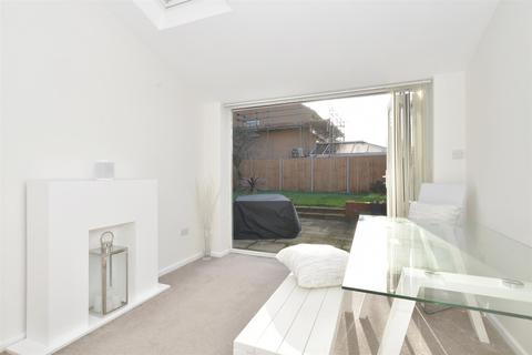 10 Baldwin Close, Bognor Regis, PO22 6RQ