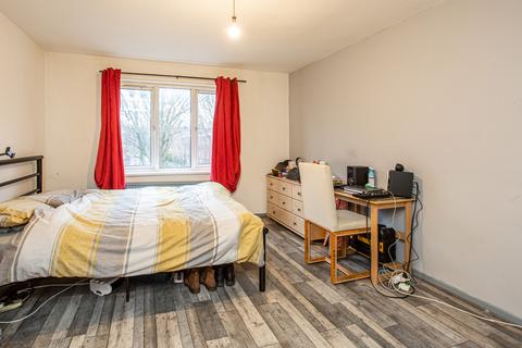 12 Frostic Walk, London, E1 5LT