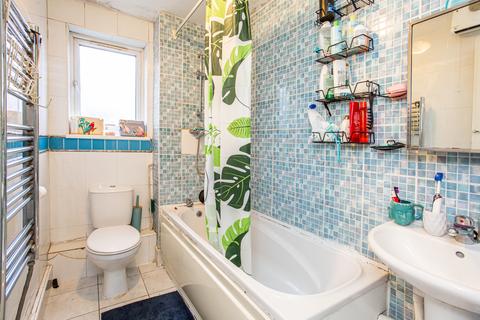 12 Frostic Walk, London, E1 5LT
