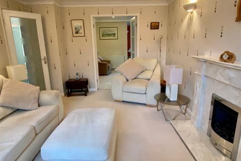 8 Eel Mires Garth, Wetherby, LS22 7TQ