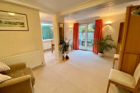 8 Eel Mires Garth, Wetherby, LS22 7TQ
