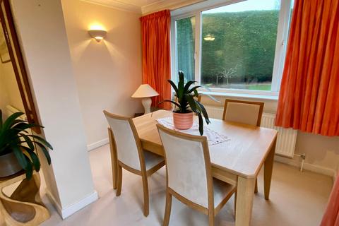 8 Eel Mires Garth, Wetherby, LS22 7TQ