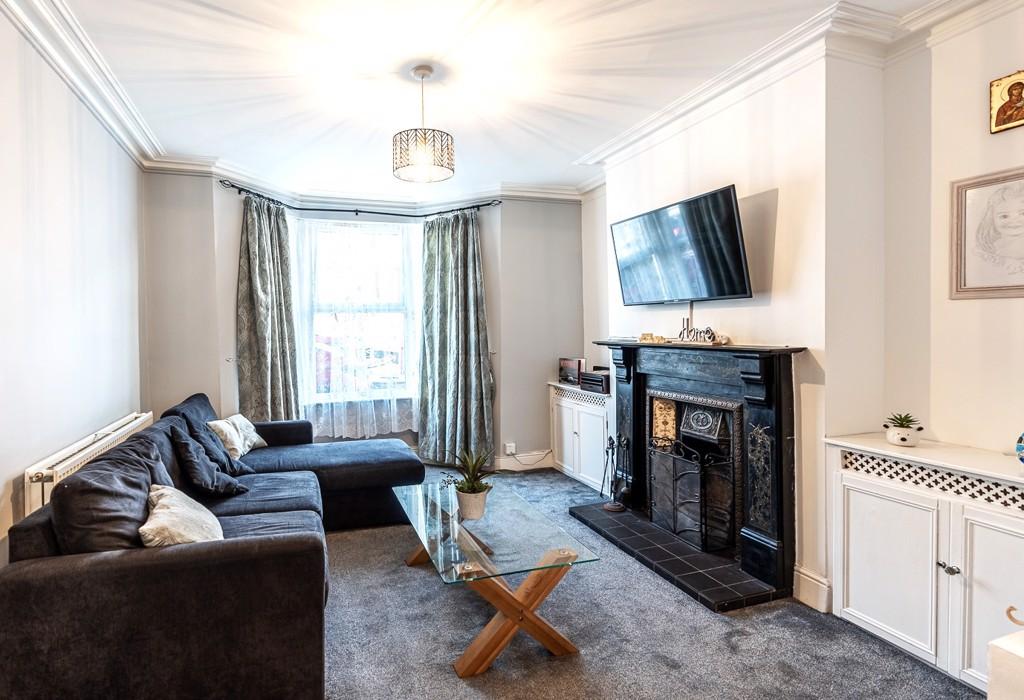 Whitworth Road, Northampton... 3 bed terraced house £230,000