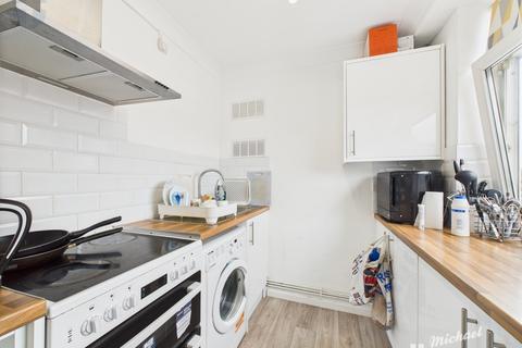 2 bedroom flat to rent, New Bedford House, Aylesbury