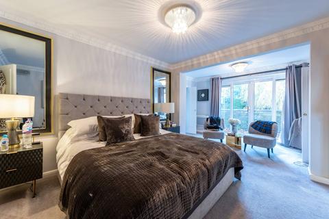 16 Henley Drive, Kingston Upon Thames, KT2 7EB