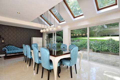 16 Henley Drive, Kingston Upon Thames, KT2 7EB