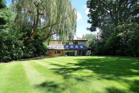 16 Henley Drive, Kingston Upon Thames, KT2 7EB