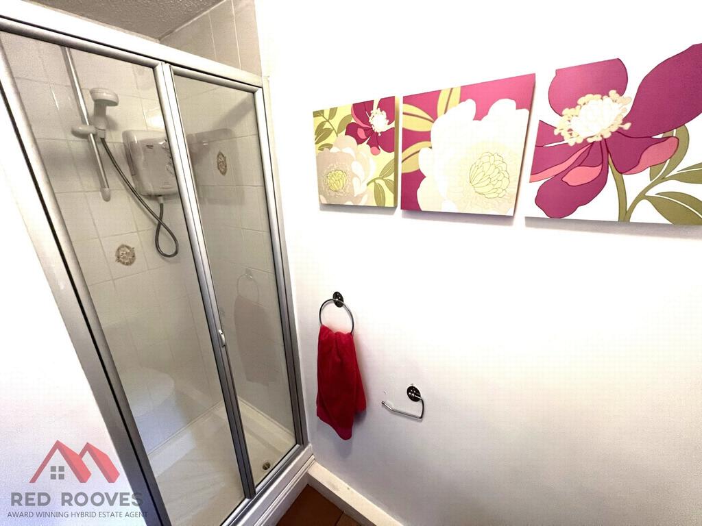 Ground Floor Shower m