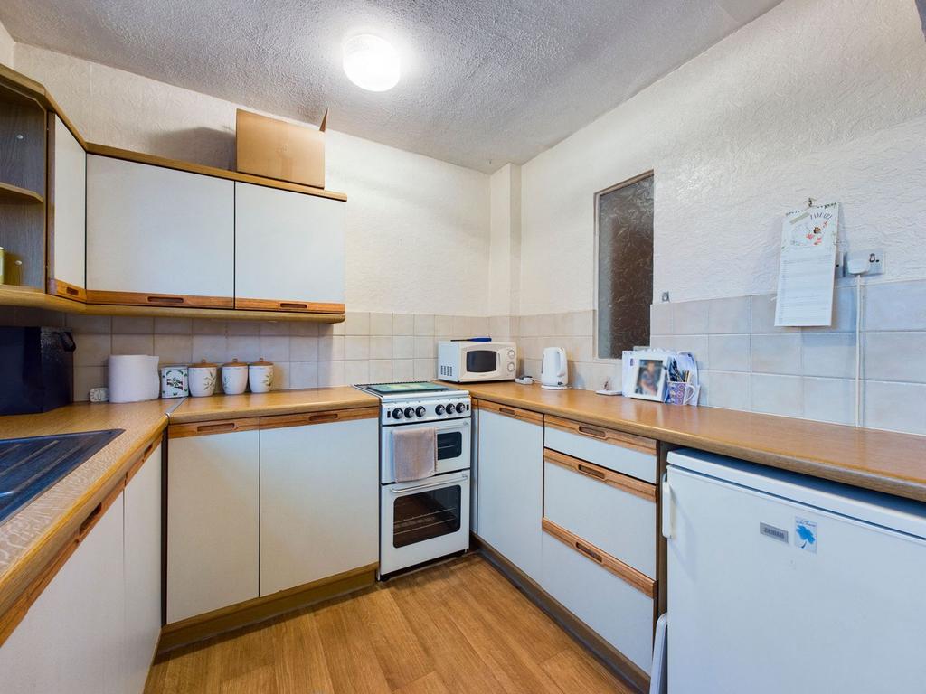 Bush Hill, The Headlands, Northampton NN3 2PD 3 bed semidetached house
