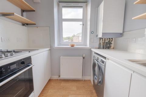 2 bedroom flat to rent, Strathmore Avenue, Dundee, DD3