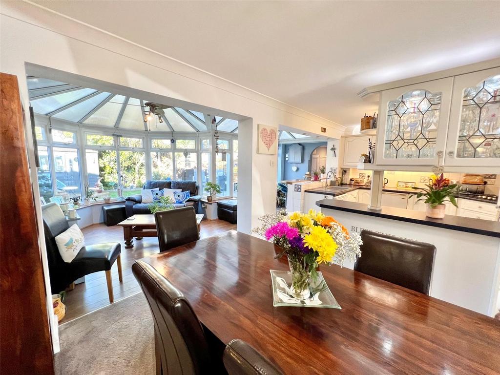 Seaview Drive, Great Wakering... 3 bed detached house for sale £375,000