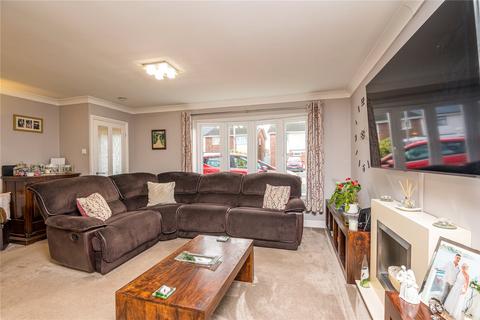 67 Seaview Drive, Great Wakering, Southend-on-sea, SS3 0DT