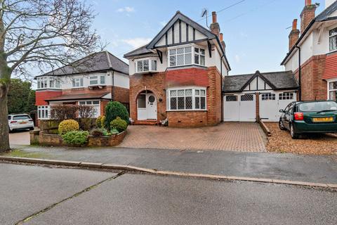 3 bedroom detached house for sale - Colchester Drive, Pinner, HA5