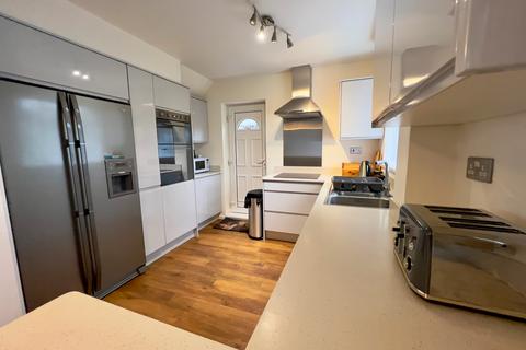 26 Five Trees Avenue, Sheffield, S17 3LW