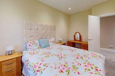 28 Dowrie Crescent, Glasgow, G53 5NF