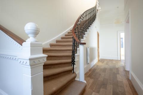 25 Broompark Drive, Glasgow, G31 2JB