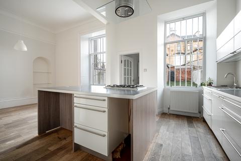25 Broompark Drive, Glasgow, G31 2JB