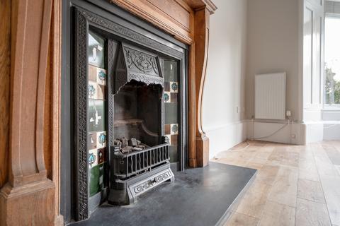 25 Broompark Drive, Glasgow, G31 2JB