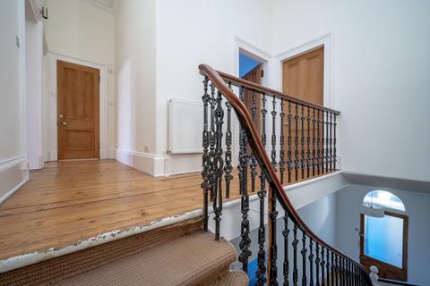 25 Broompark Drive, Glasgow, G31 2JB