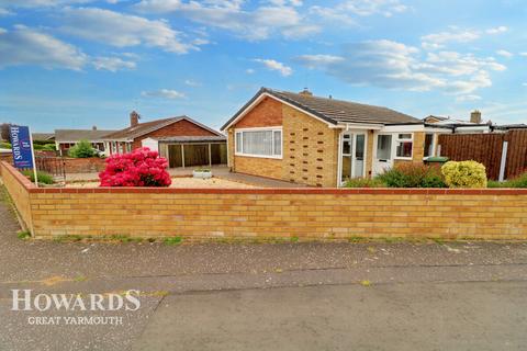 3 bedroom detached bungalow for sale - St Andrews Close, Caister-on-Sea