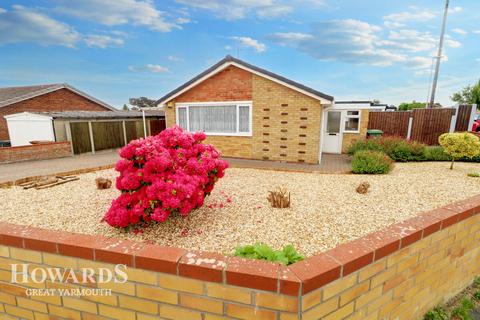 3 bedroom detached bungalow for sale - St Andrews Close, Caister-on-Sea