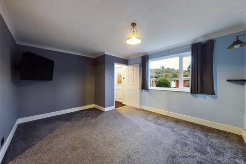 3 bedroom semi-detached house for sale - Avon Close, Worcester, Worcestershire, WR4