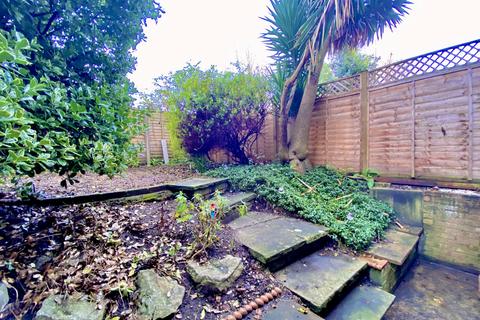 81a Lewisham Way, London, SE14 6QD