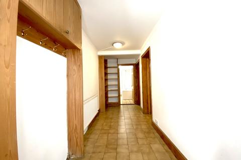 81a Lewisham Way, London, SE14 6QD