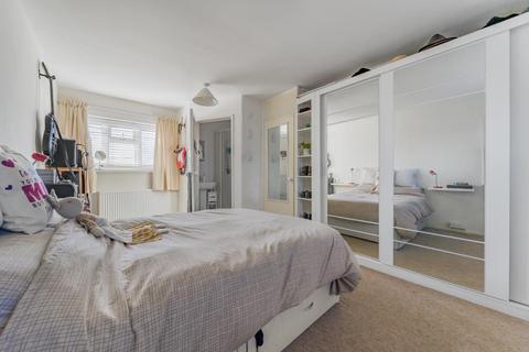 3 bedroom semi-detached house for sale - Chearsley,  Buckinghamshire,  HP18