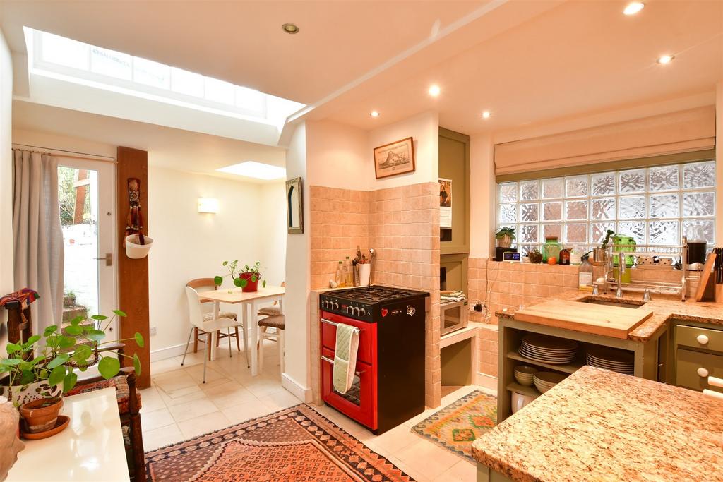 Kitchen/ Breakfast Room