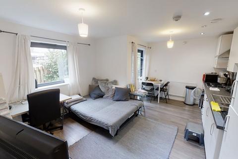 1 bedroom apartment for sale, King Edwards Court, Walnut Tree Close, Friary and St Nicolas, GU1