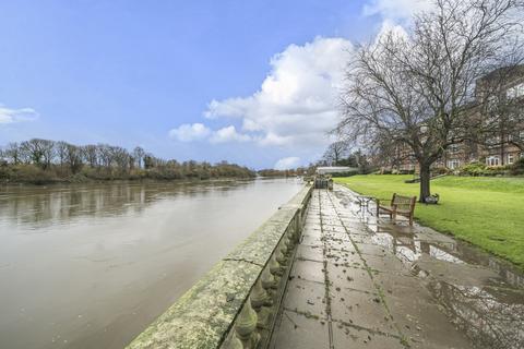 1 bedroom flat for sale, Thames Eyot, Cross Deep, Twickenham, TW1