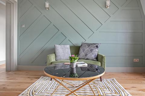 15 Ealing Village, London, W5 2LY