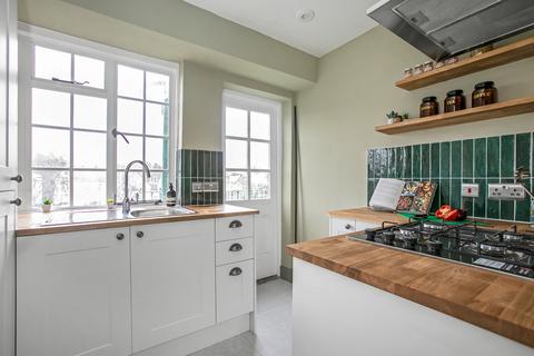 15 Ealing Village, London, W5 2LY