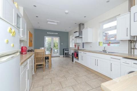 5 bedroom terraced house to rent - Imperial Avenue, Leicester, LE3
